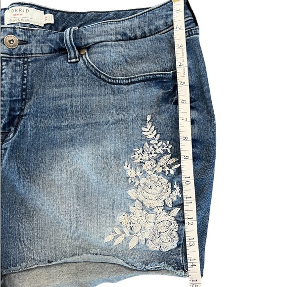 Torrid shorts size 22 - Picture 3 of 4